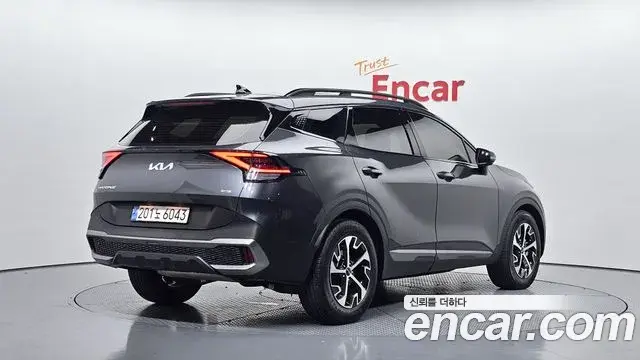 Kia Sportage 2022 — Фото 2/20