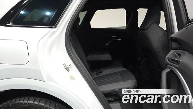 Audi Q5 2025 — Photo 11/20