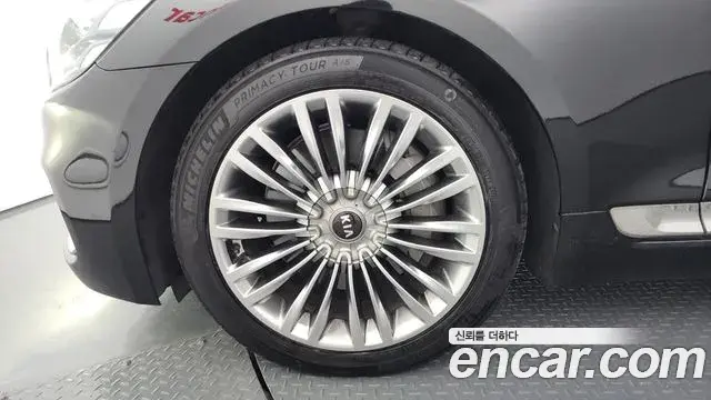 Kia The K9 2019 — ფოტო 8/20