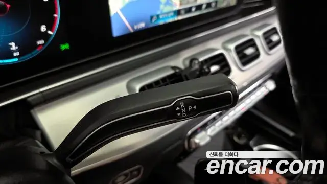 Mercedes-Benz GLE-Class 2021 — Şəkil 18/29