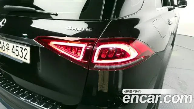 Mercedes-Benz GLE-Class 2021 — Şəkil 25/29
