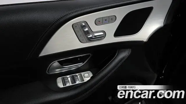 Mercedes-Benz GLE-Class 2021 — Şəkil 28/29