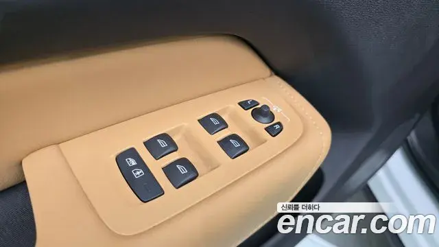 Volvo XC60 2021 — Şəkil 28/38