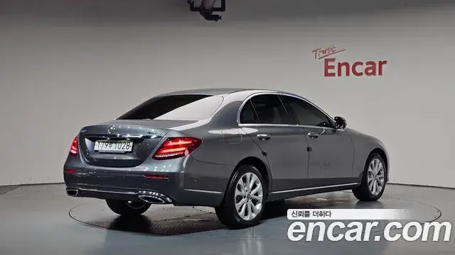 Mercedes-Benz E-Class 2020 — ფოტო 4/35