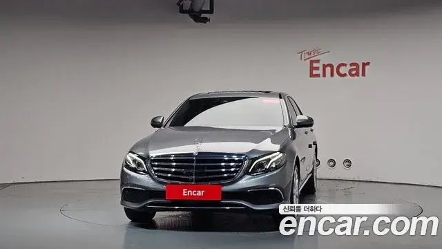 Mercedes-Benz E-Class 2020 — ფოტო 11/35