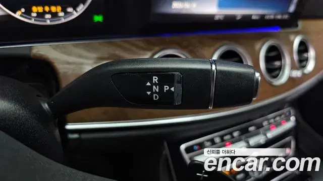 Mercedes-Benz E-Class 2020 — ფოტო 1/35