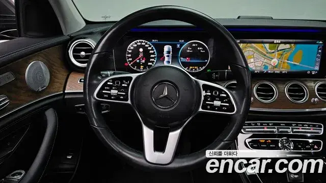 Mercedes-Benz E-Class 2020 — ფოტო 22/35