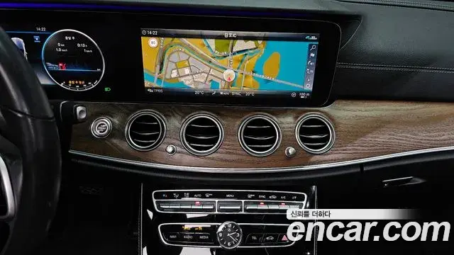Mercedes-Benz E-Class 2020 — ფოტო 6/35