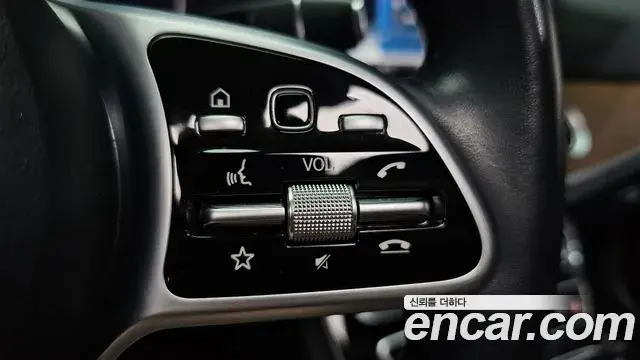 Mercedes-Benz E-Class 2020 — ფოტო 25/35