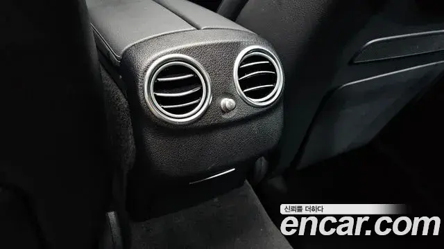 Mercedes-Benz E-Class 2020 — ფოტო 30/35