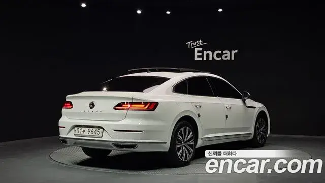 Volkswagen Arteon 2019 — ფოტო 28/35