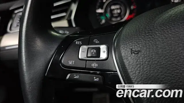 Volkswagen Arteon 2019 — ფოტო 25/35