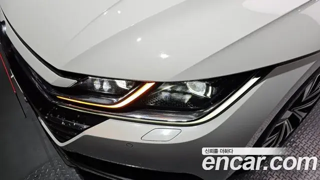 Volkswagen Arteon 2019 — ფოტო 24/35