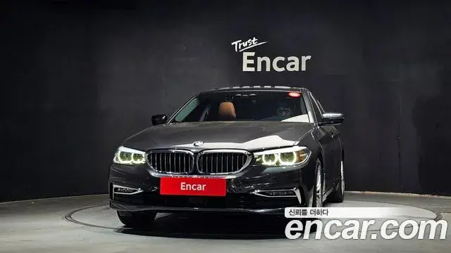 BMW 5 Series 2019 — Şəkil 12/31