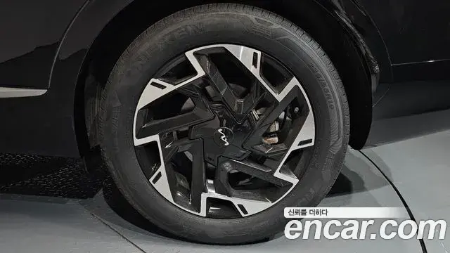 Kia Sportage 2023 — Şəkil 6/37
