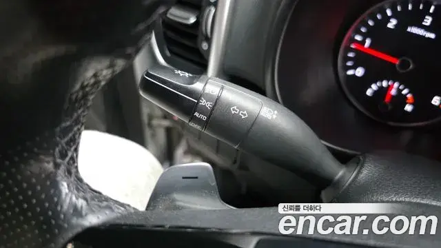 Kia Sportage The Bold 2019 — Şəkil 28/30