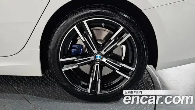 BMW 3 Series 2024 — Şəkil 8/34