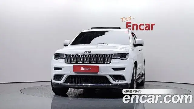 Jeep Grand Cherokee 2018 — Şəkil 6/20