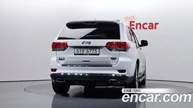 Jeep Grand Cherokee 2018 — Şəkil 20/20