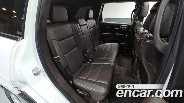 Jeep Grand Cherokee 2018 — Şəkil 8/20