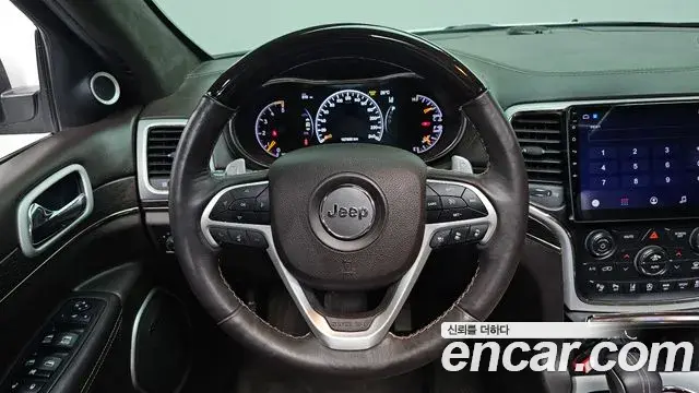 Jeep Grand Cherokee 2018 — Şəkil 7/20