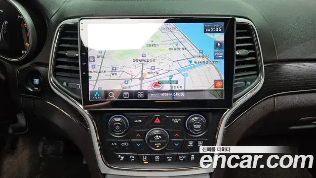 Jeep Grand Cherokee 2018 — Şəkil 15/20