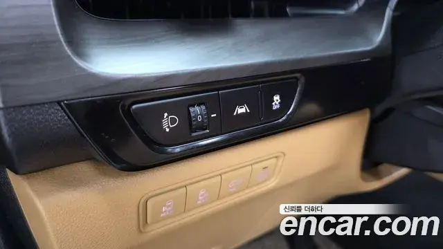 Kia Carnival 2021 — Şəkil 34/35