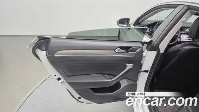 Volkswagen Arteon 2020 — Şəkil 32/41