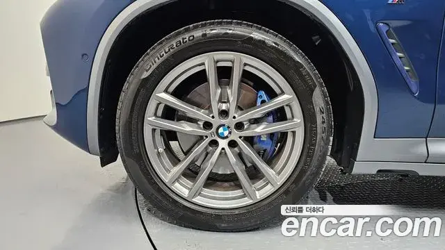 BMW X4 2021 — Şəkil 13/31