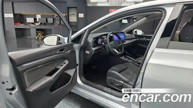 Volkswagen Golf 2026 — Şəkil 19/35