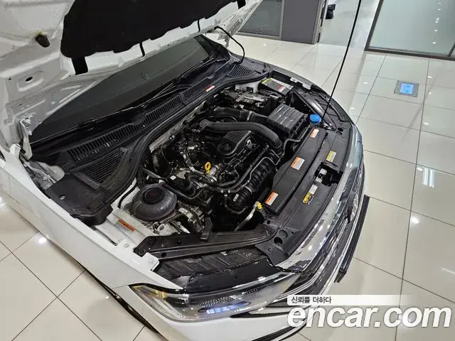 Volkswagen Jetta 2023 — ფოტო 16/20