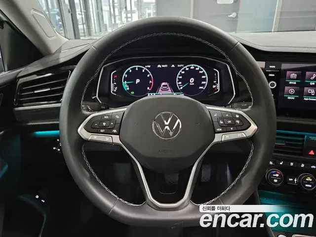 Volkswagen Jetta 2023 — ფოტო 3/20