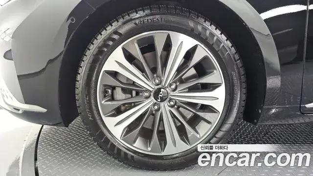 Kia K8 2022 — ფოტო 18/32