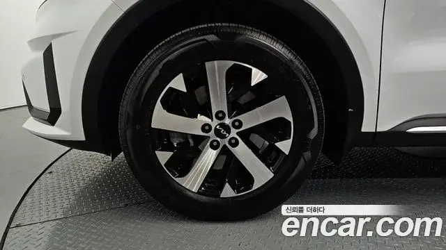 Kia Sorento 2022 — Şəkil 17/35