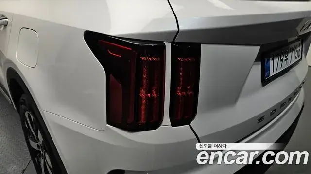Kia Sorento 2022 — Şəkil 10/35