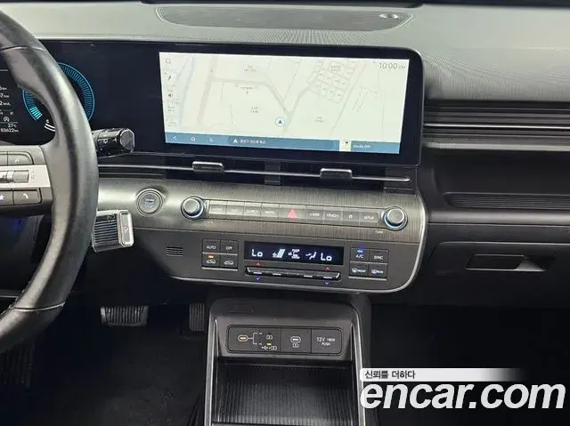 Hyundai Kona 2023 — Фото 13/20