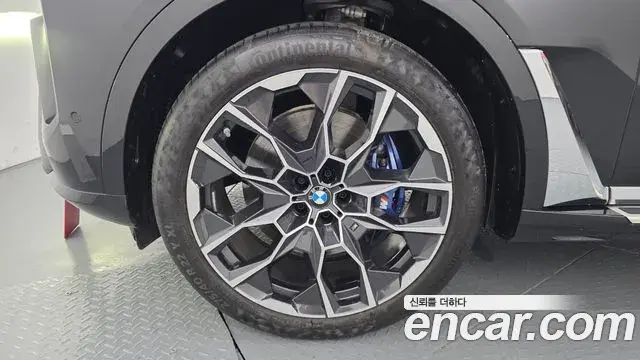 BMW X7 2024 — ფოტო 16/20
