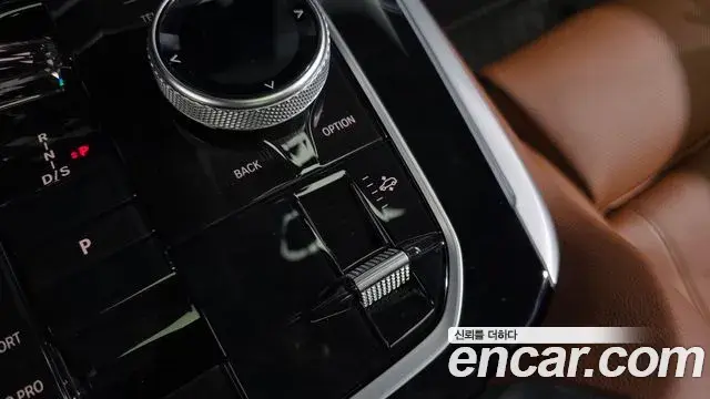BMW X7 2024 — ფოტო 14/20