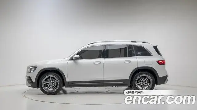 Mercedes-Benz GLB-Class 2022 — Фото 6/20
