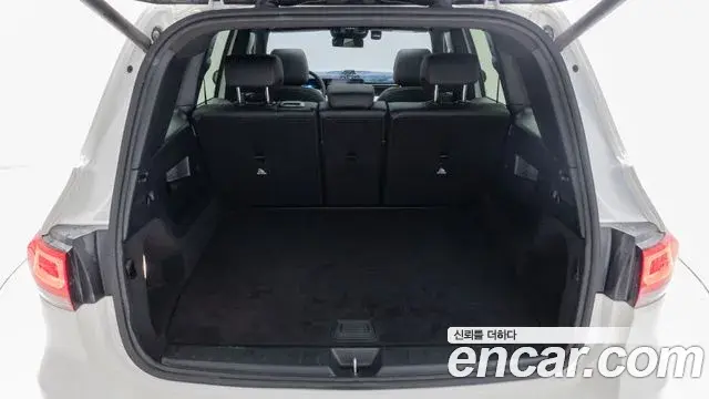 Mercedes-Benz GLB-Class 2022 — Фото 8/20
