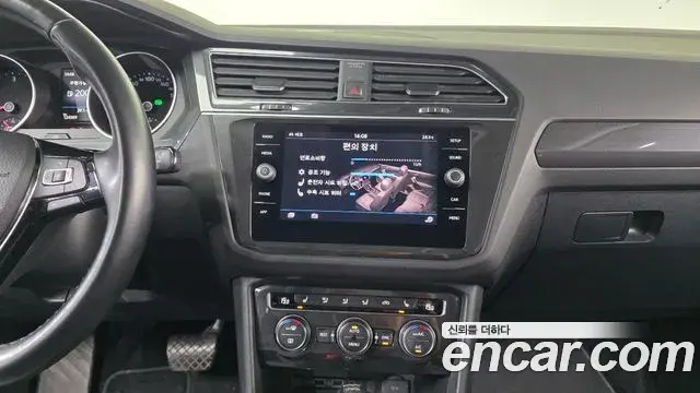 Volkswagen Tiguan 2018 — Фото 13/20
