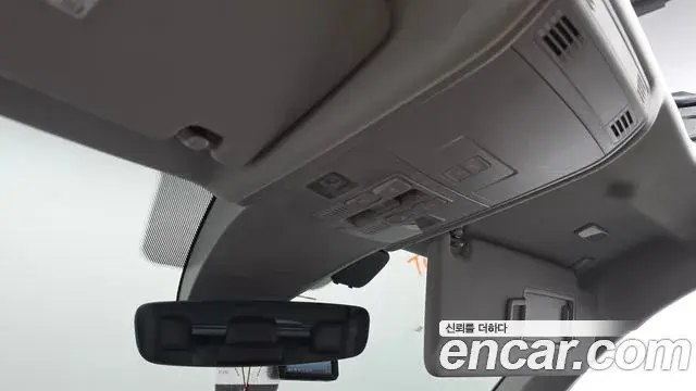 Volkswagen Tiguan 2018 — Şəkil 27/35