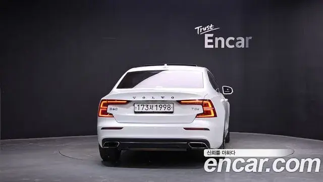 Volvo S60 2020 — Şəkil 38/38