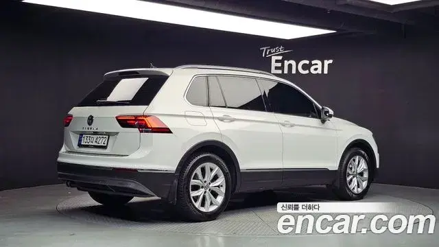 Volkswagen Tiguan 2020 — Şəkil 17/20