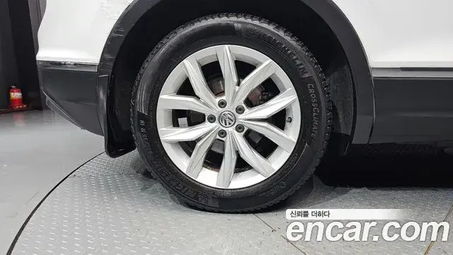 Volkswagen Tiguan 2020 — Şəkil 9/20