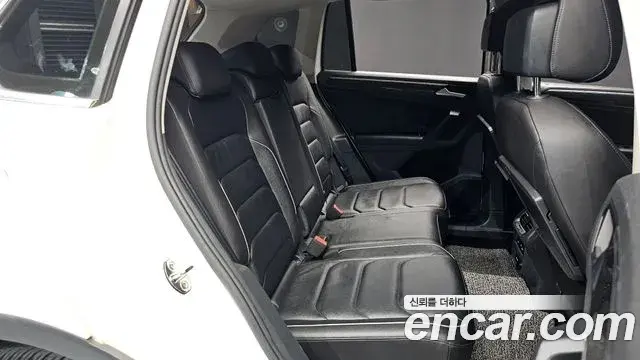 Volkswagen Tiguan 2020 — Şəkil 16/20