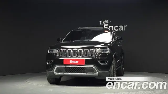 Jeep Grand Cherokee 2018 — Фото 3/20