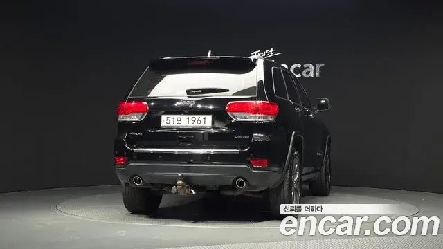 Jeep Grand Cherokee 2018 — Фото 4/20