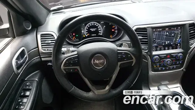 Jeep Grand Cherokee 2018 — Фото 13/20