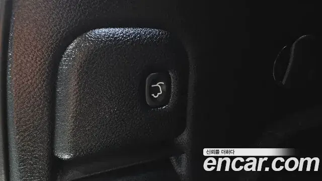 Jeep Grand Cherokee 2018 — Фото 19/20